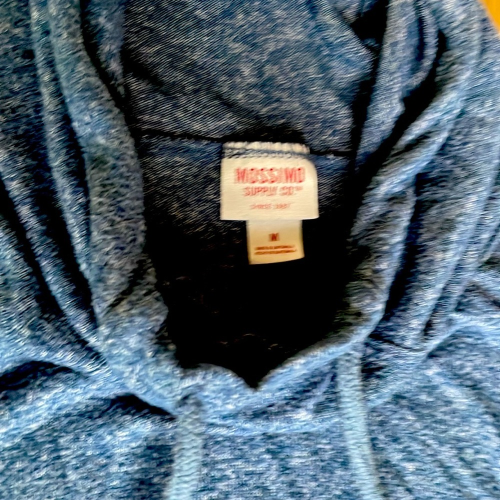 Medium mossimo women’s lightweight hoodie